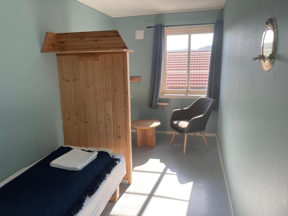 Hotel Adventure Camp Mehamn Esterno foto