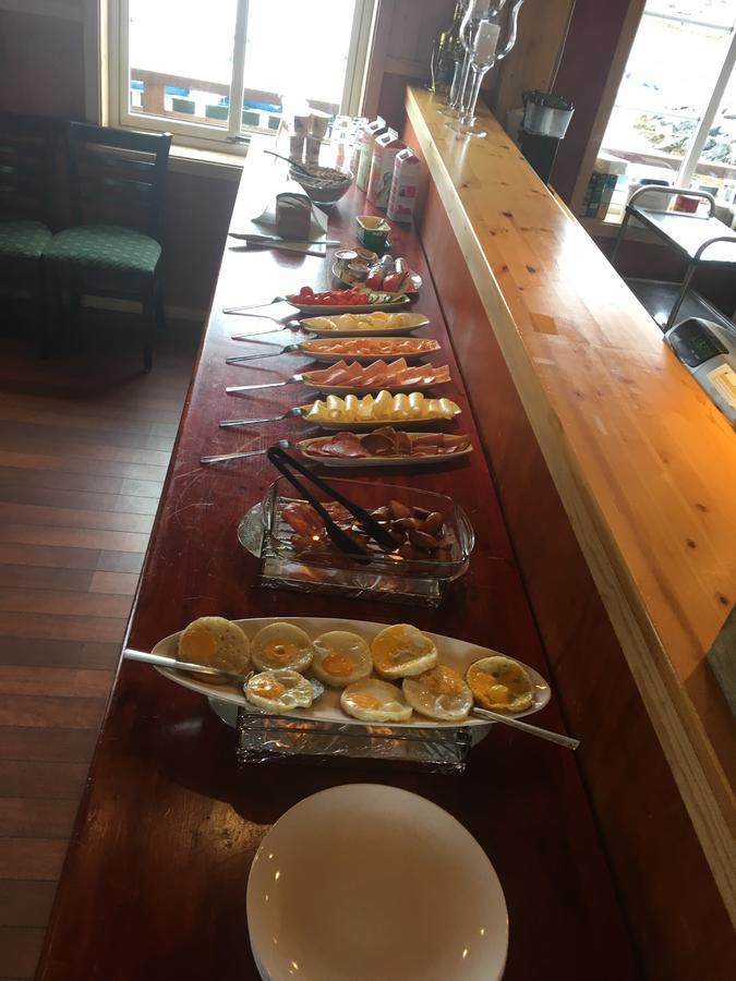 Hotel Adventure Camp Mehamn Esterno foto