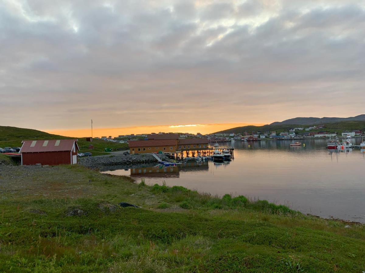 Hotel Adventure Camp Mehamn Esterno foto