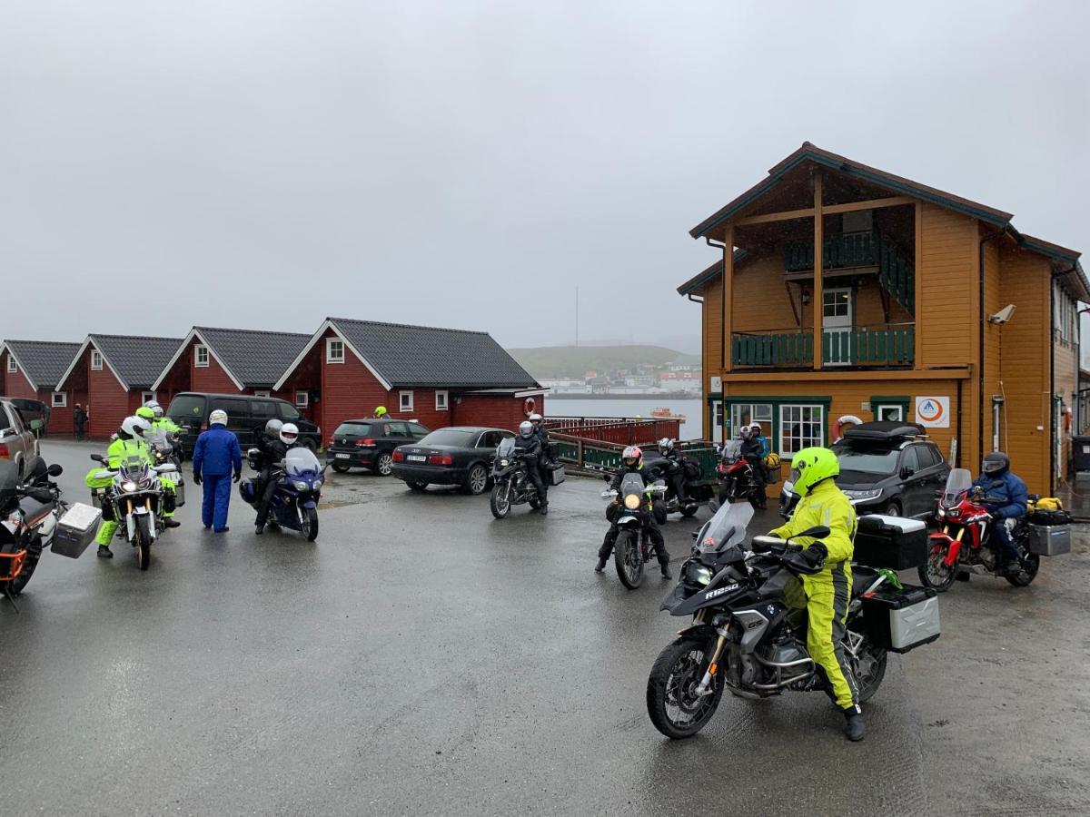 Hotel Adventure Camp Mehamn Esterno foto